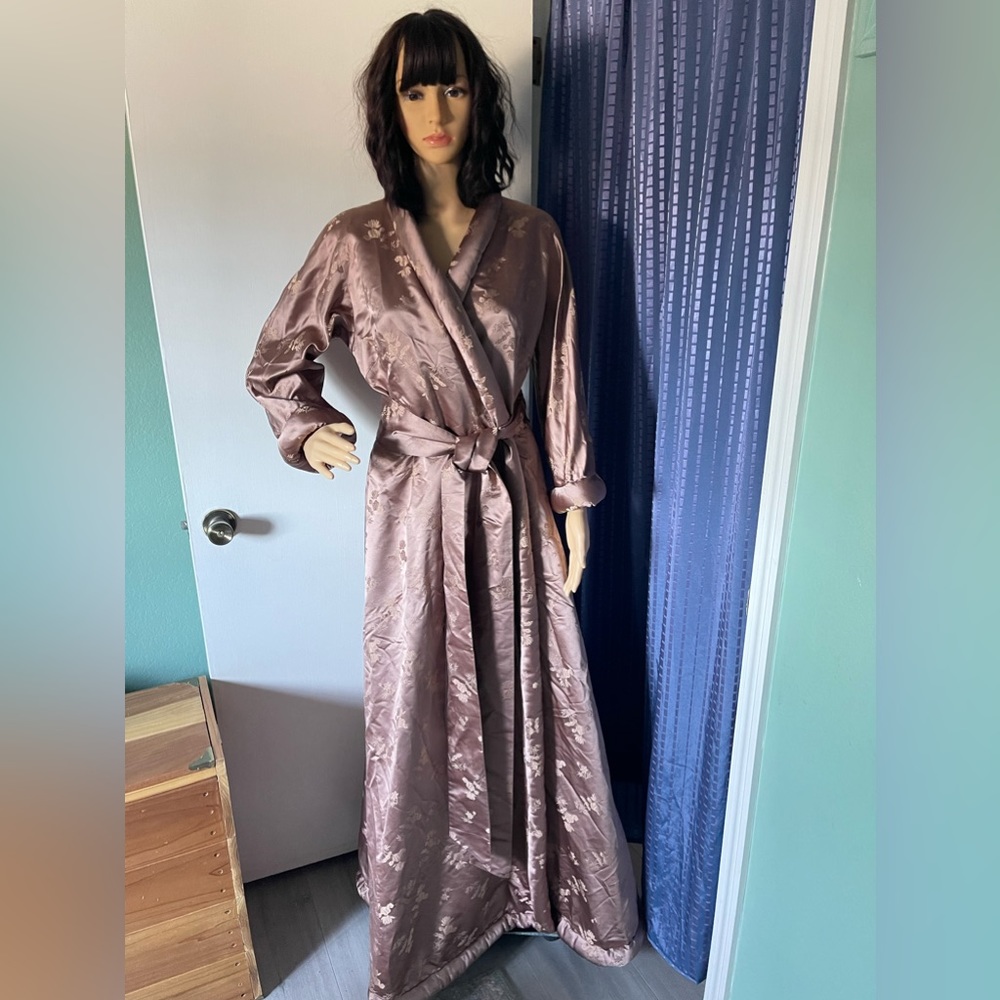 Vintage Dynasty Hong Kong In 60th Beige Size 14 M-L Full Length Robe Maxi